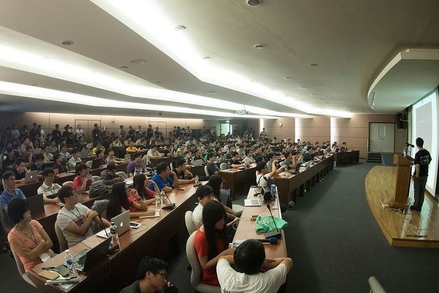 PHPConf Taiwan 由讀書會演變至現在 500 人規模的研討會