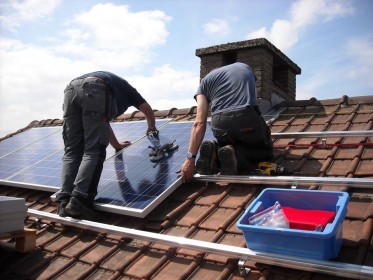太陽能產業在美國創造了大量就業機會。photo via MariaGodfrida@Pixbay, CC Licenses.