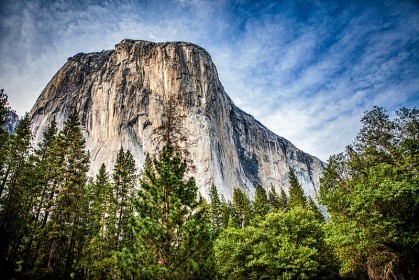 加州優勝美地國家公園中的知名景點 El Capitan 巨岩。圖片來源 Mr.Nixter @Flickr