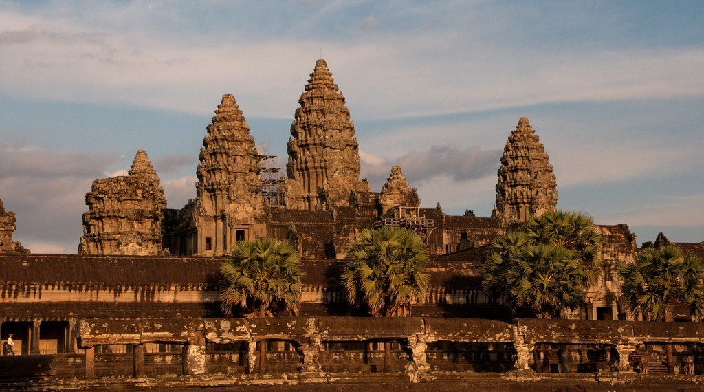 Angkor Wat owns Indian religion culture that are hard to express by blogging (photo via Christian Haugen@Flickr, CC License)