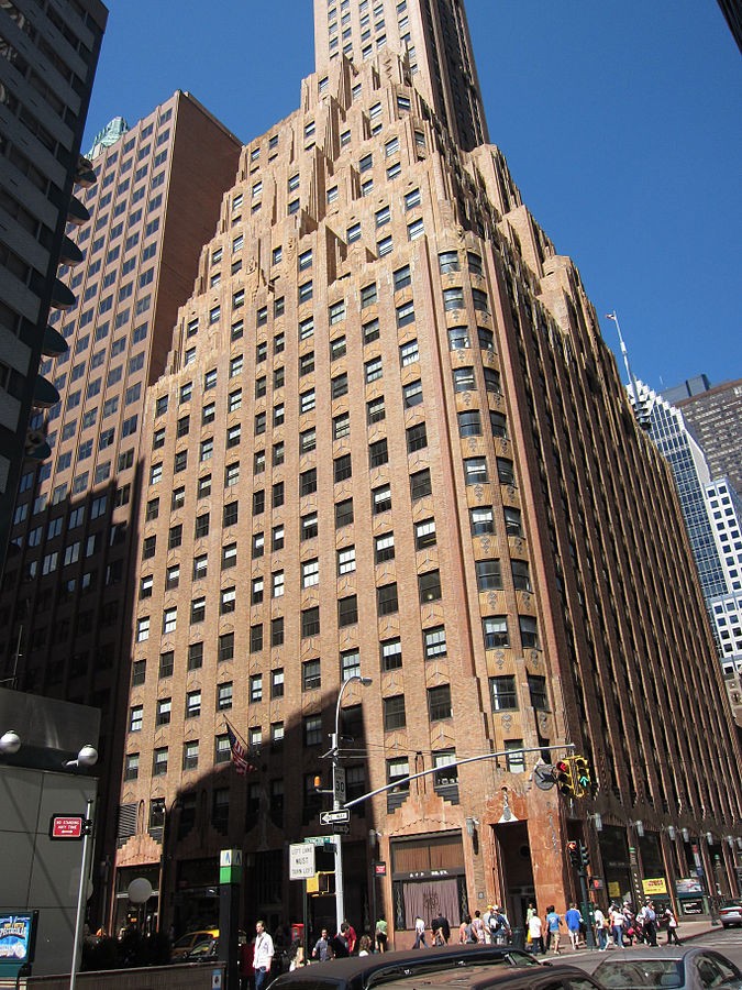 位於紐約萊辛頓大道上的 GE 大樓。 圖片來源：Wikipedia