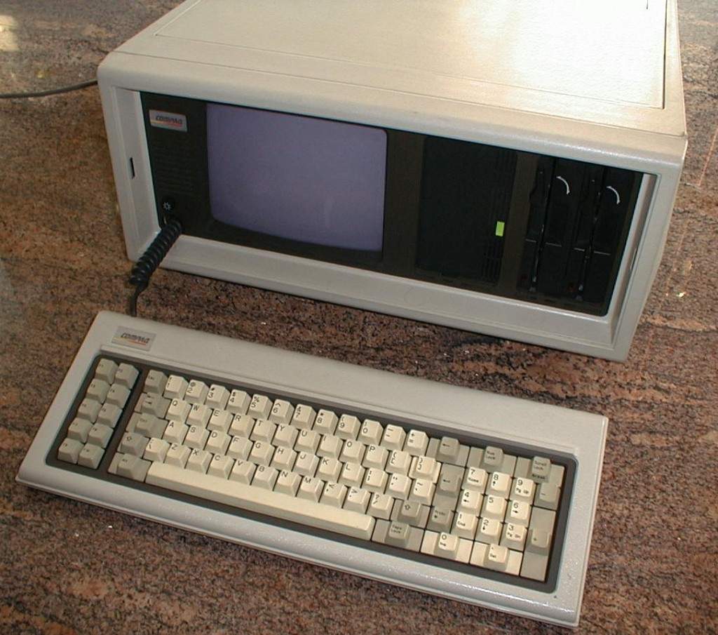 Compaq Portable 行動電腦是第一款 IBM 相容行動機種。 圖片來源：Wikipedia