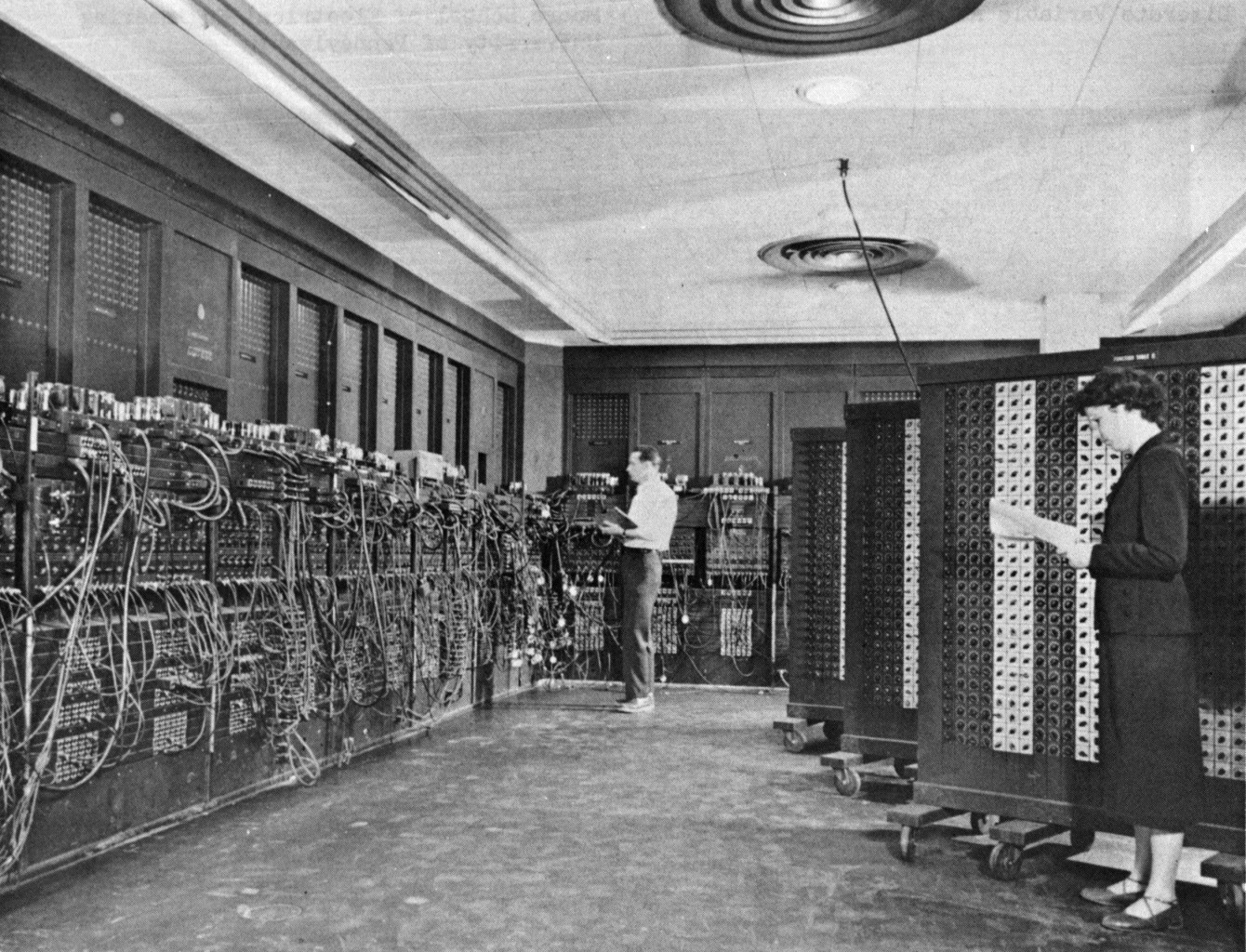 封面圖片來源：https://en.wikipedia.org/wiki/ENIAC#/media/File:Eniac.jpg