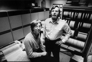Bill Gates（左）與Paul Allen 共同創辦了 Microsoft。圖片來源：Thisdayintechhistory.com