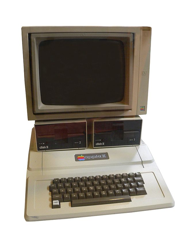 1977 年上市的 Apple II 電腦。 圖片來源：Wikipedia