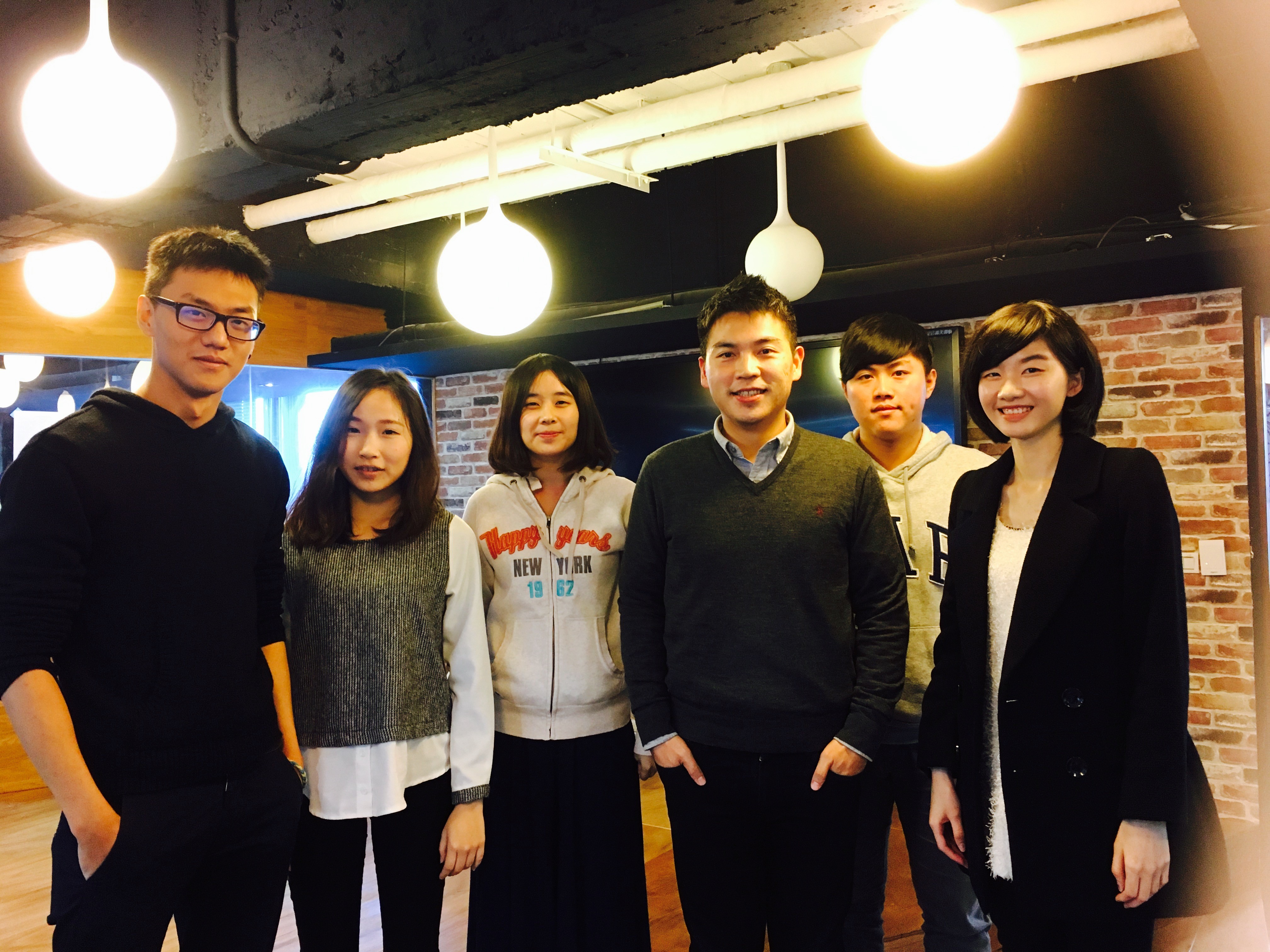 Codementor 創辦人劉威廷與學生投資人分享趨勢觀察和創業經驗。圖片來源：500 Startups 