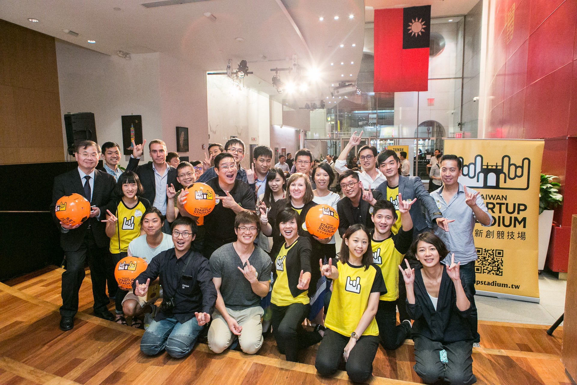 Taiwan Rocks NYC台灣之夜_TSS與台灣及紐約新創團隊。圖片來源：TSS